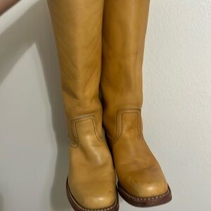 CAMPUS FRYE SIZE 8 - PLEASE SEE ALL PHOTOS ❤️